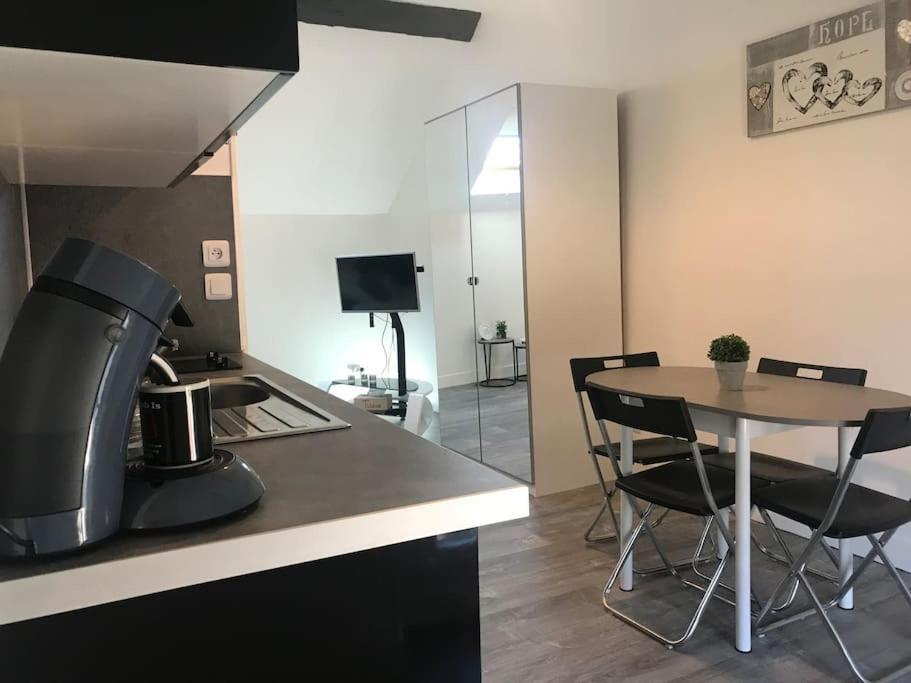 Studio Du Chateau Apartman Champs-Sur-Marne Kültér fotó